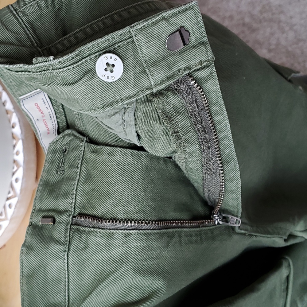 GAP Women's Size 4 Olive Green Baggy Cargo Pants 100% Cotton - Picture 7 of 13